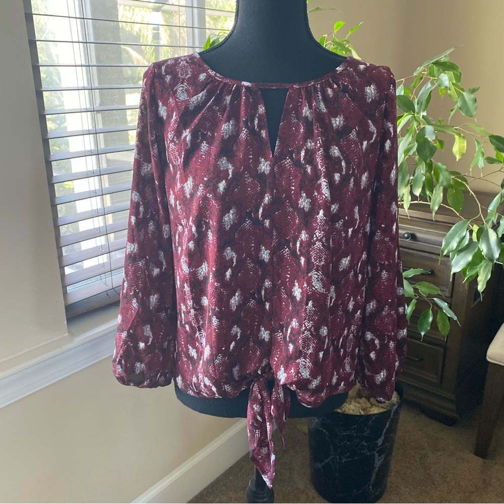 West K Burgundy Front Tie Top Small